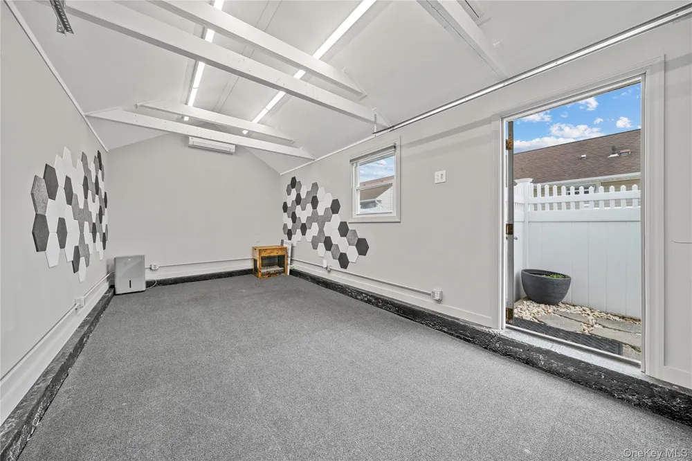 261 6th Street Bethpage, NY 11714
