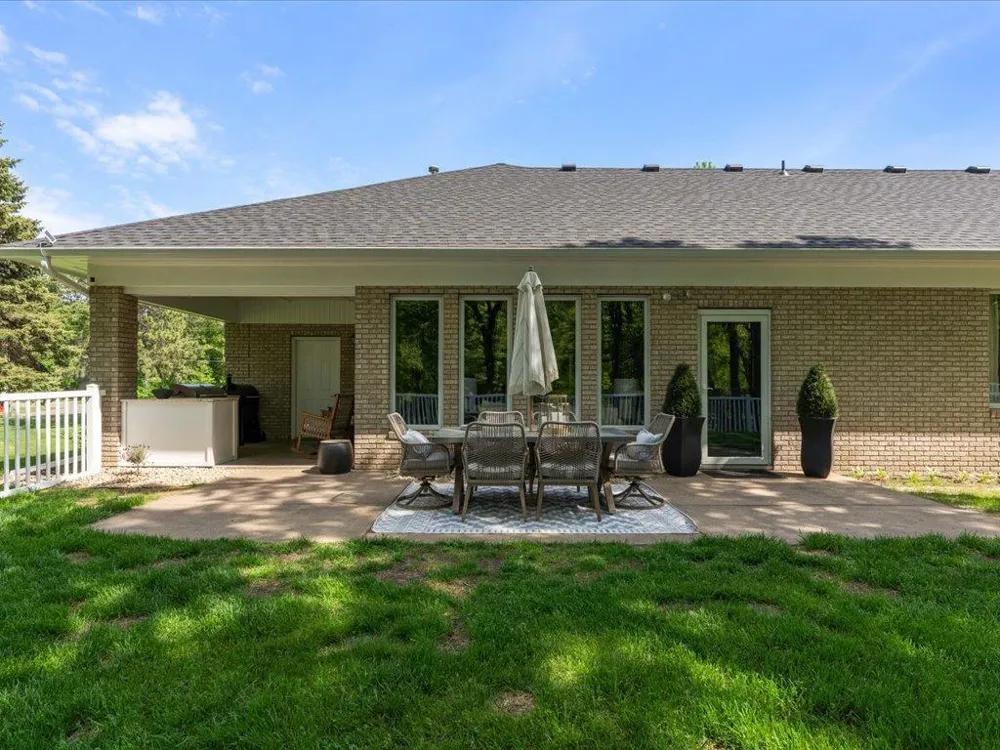 17887 Riverwood Drive Little Falls, MN 56345