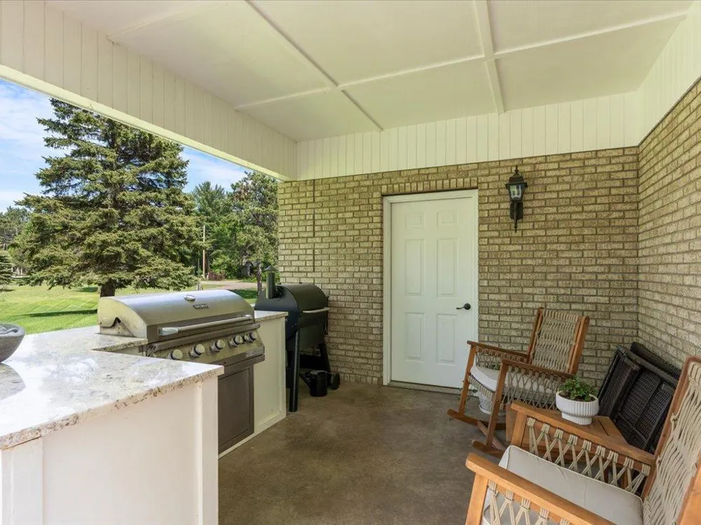 17887 Riverwood Drive Little Falls, MN 56345