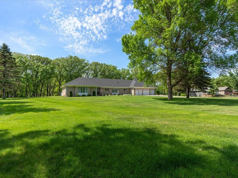 17887 Riverwood Drive Little Falls, MN 56345