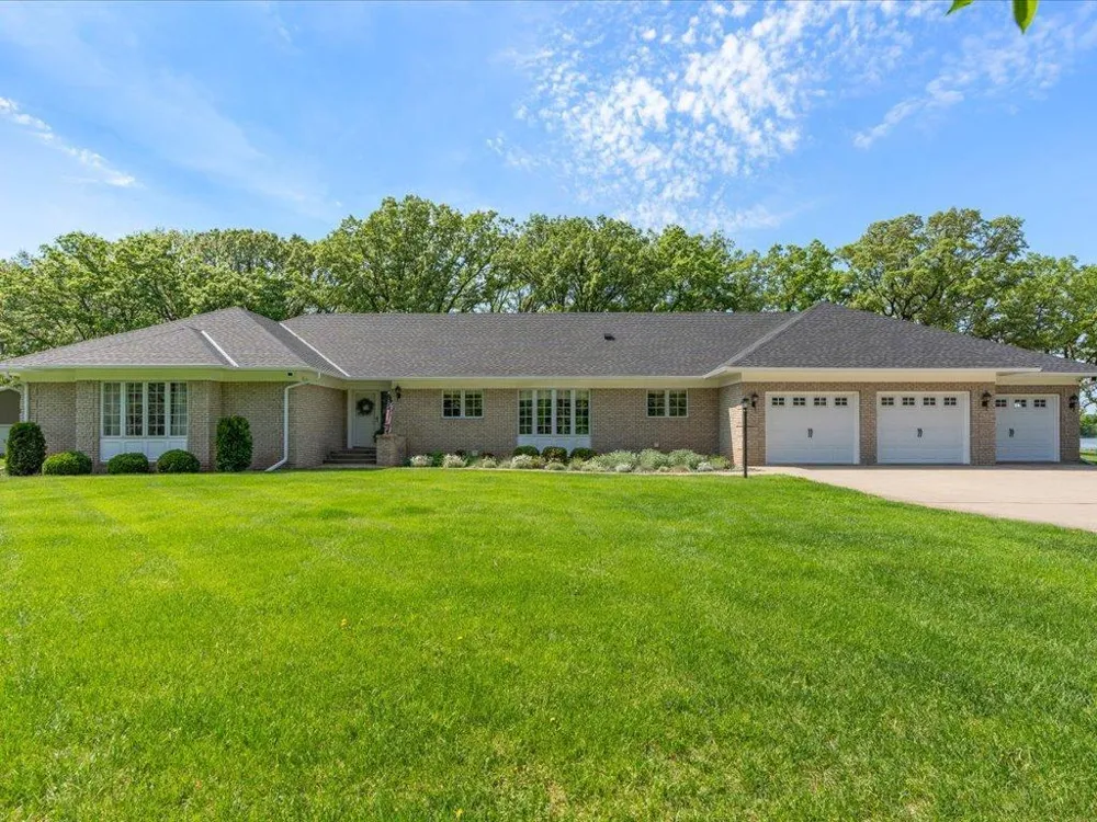 17887 Riverwood Drive Little Falls, MN 56345