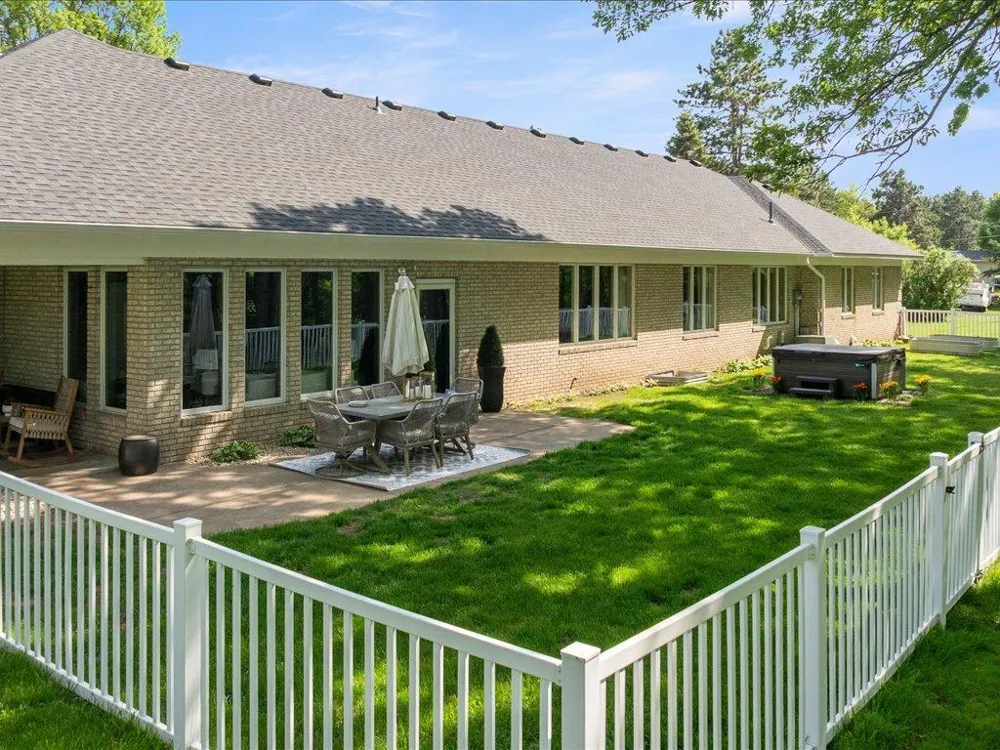 17887 Riverwood Drive Little Falls, MN 56345