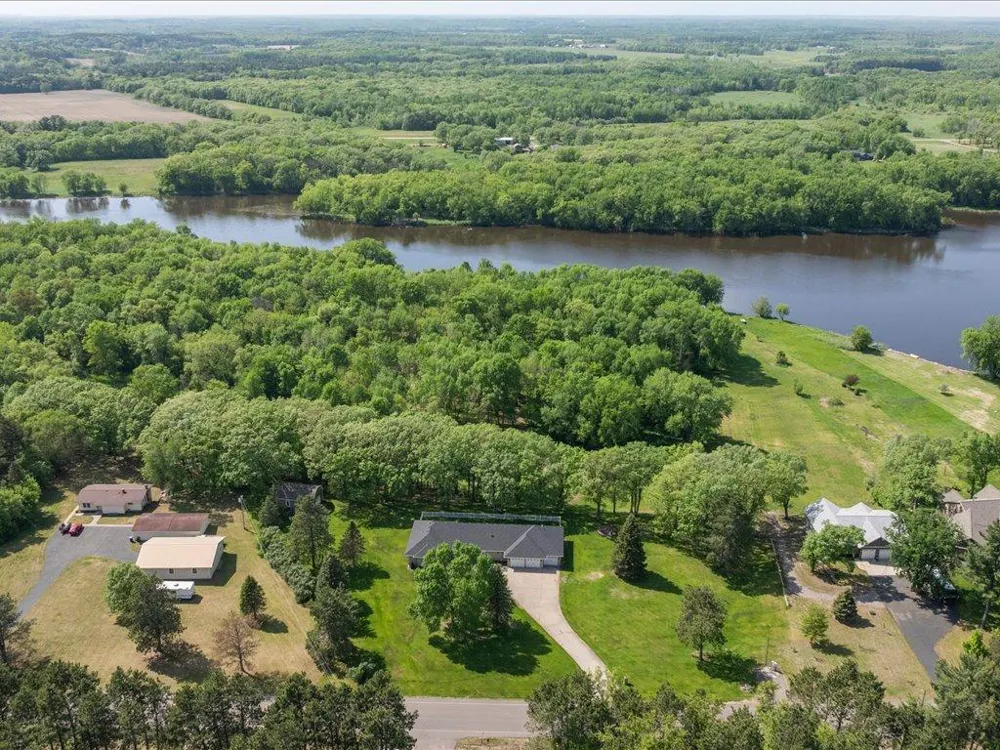 17887 Riverwood Drive Little Falls, MN 56345