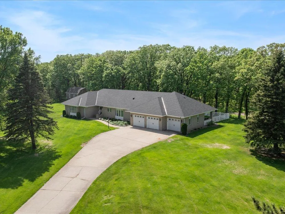 17887 Riverwood Drive Little Falls, MN 56345