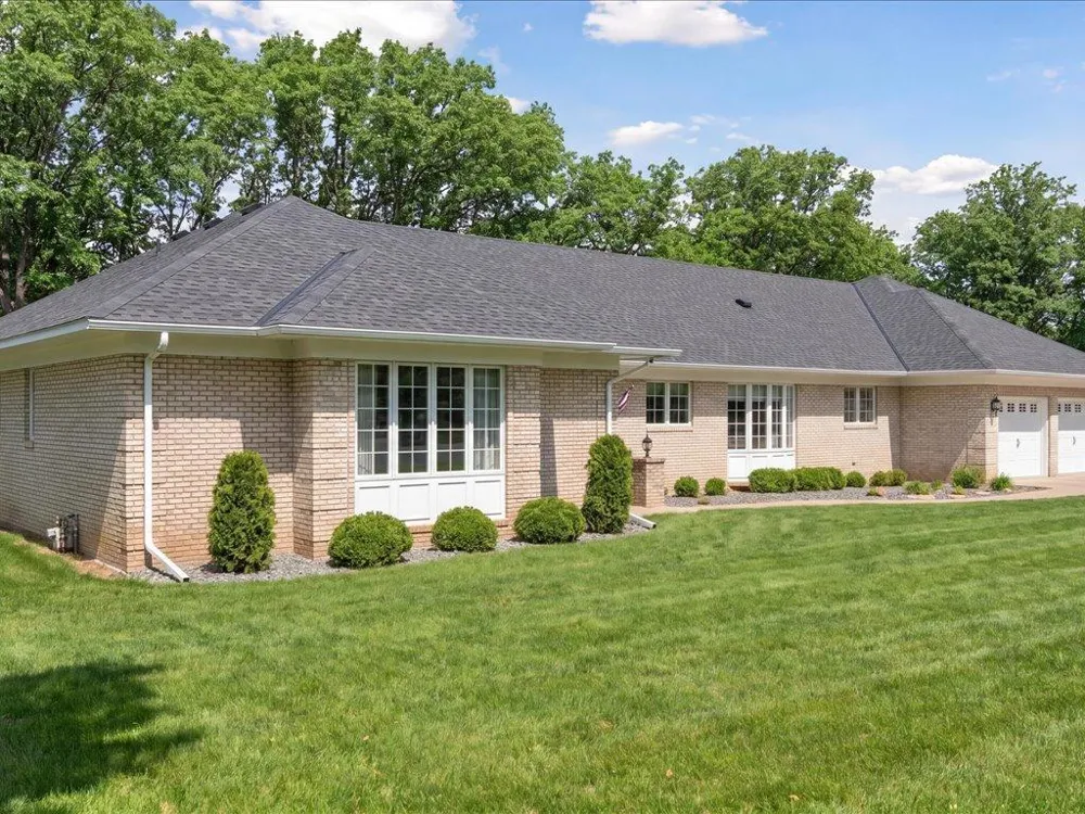 17887 Riverwood Drive Little Falls, MN 56345