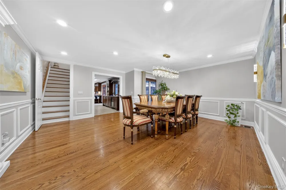 125 Mimosa Drive East Hills, NY 11576