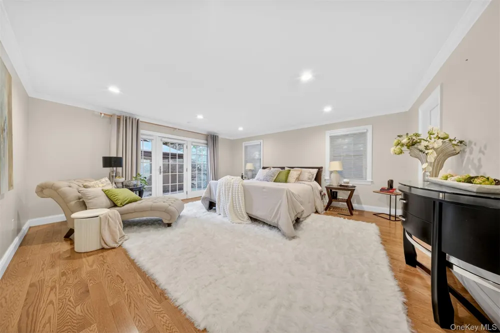 125 Mimosa Drive East Hills, NY 11576