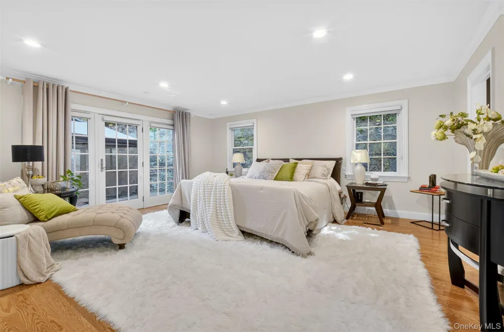 125 Mimosa Drive East Hills, NY 11576