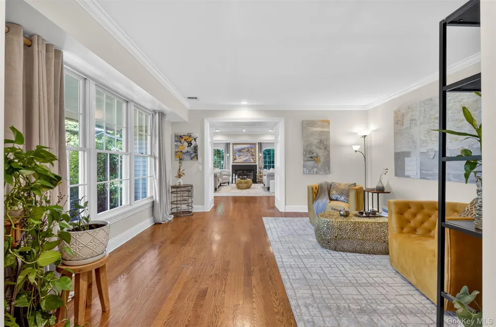 125 Mimosa Drive East Hills, NY 11576
