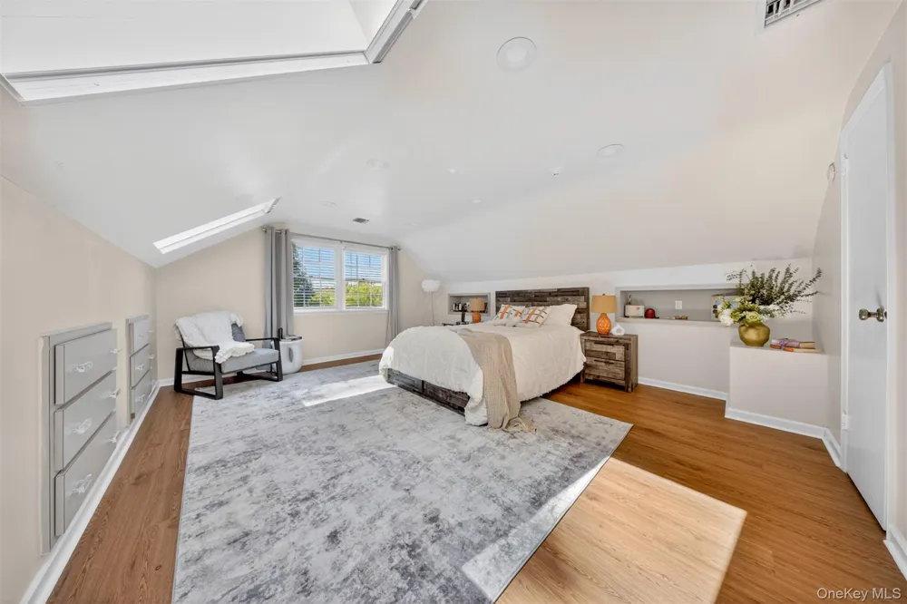 125 Mimosa Drive East Hills, NY 11576