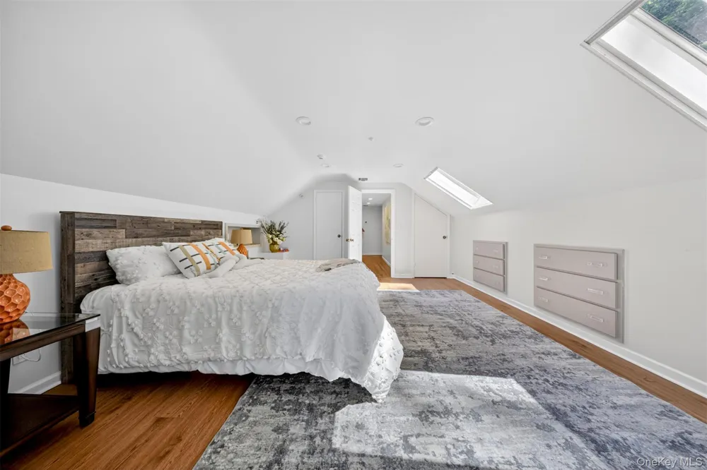 125 Mimosa Drive East Hills, NY 11576
