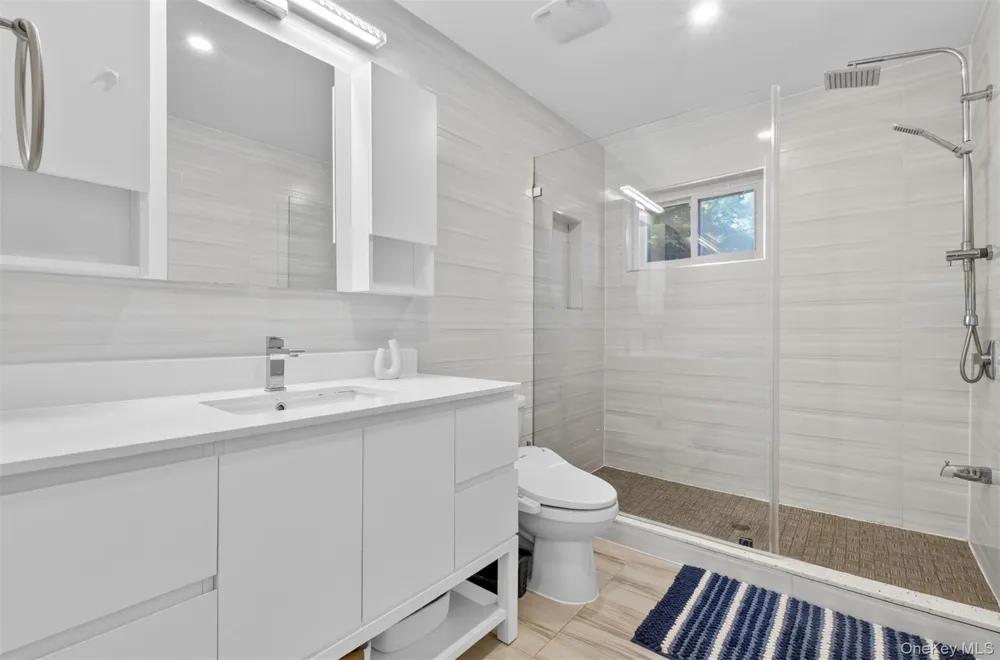 125 Mimosa Drive East Hills, NY 11576