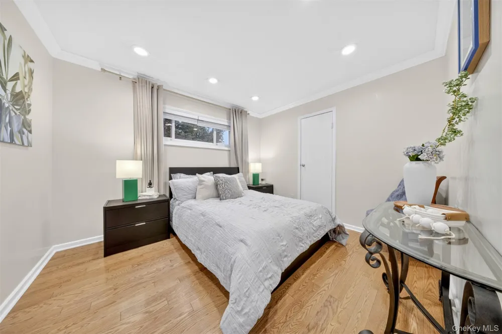 125 Mimosa Drive East Hills, NY 11576