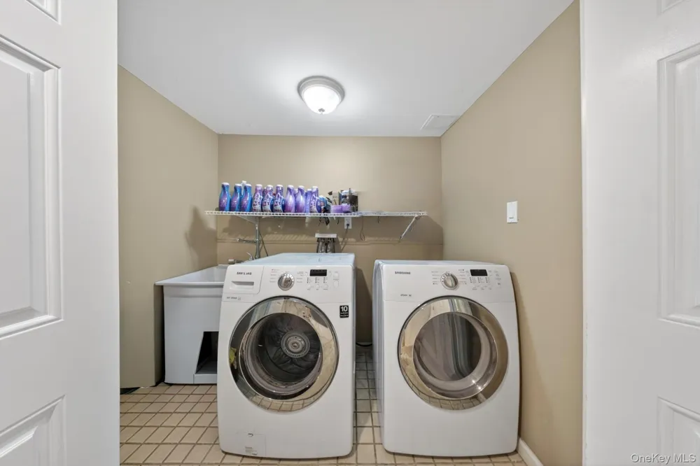 125 Mimosa Drive East Hills, NY 11576