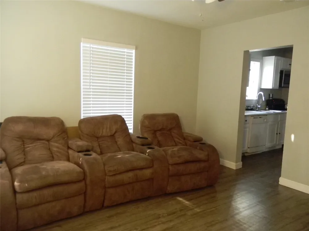 2320 S Denley Drive Dallas, TX 75216