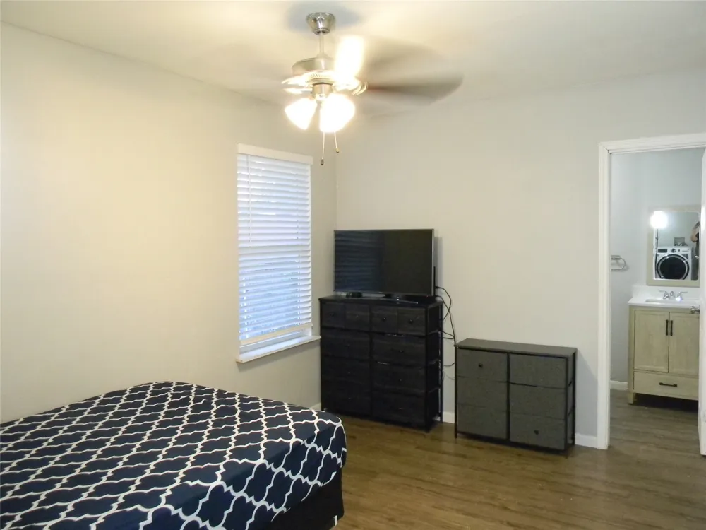 2320 S Denley Drive Dallas, TX 75216