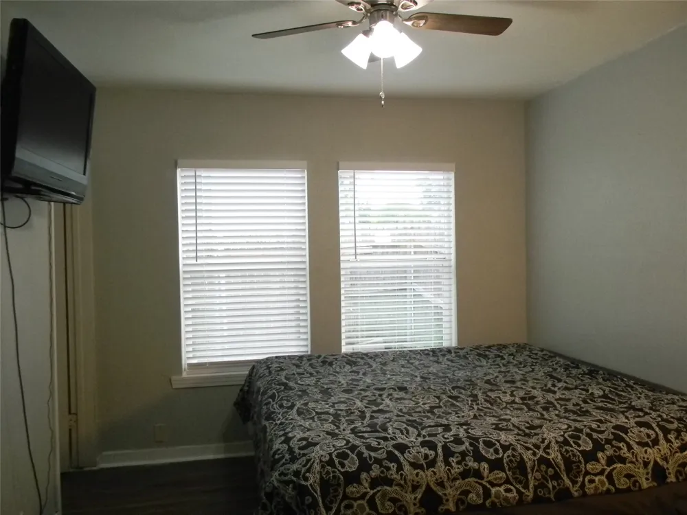 2320 S Denley Drive Dallas, TX 75216