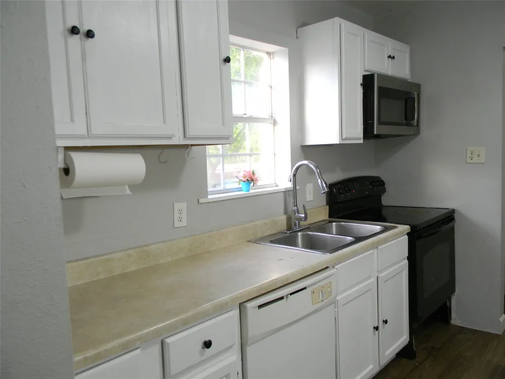 2320 S Denley Drive Dallas, TX 75216
