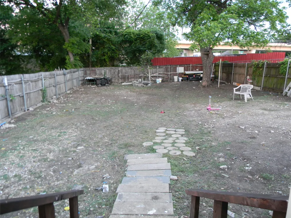 2320 S Denley Drive Dallas, TX 75216