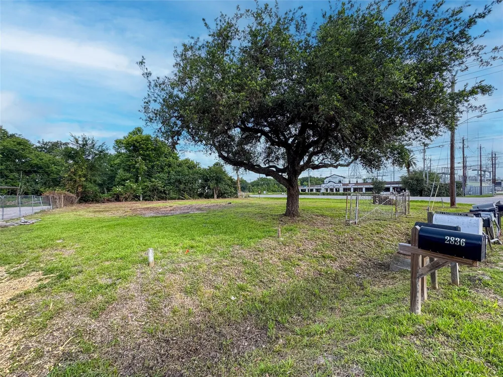 Broadway Fm 518 Pearland, TX 77584
