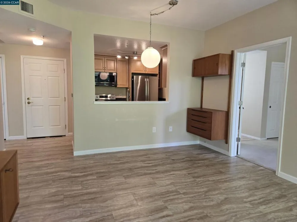 1860 Tice Creek Dr #1208 Walnut Creek, CA 94595