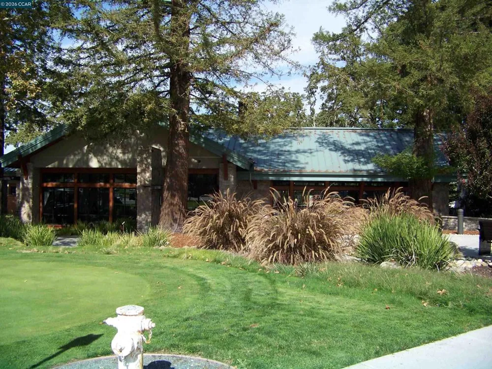 1860 Tice Creek Dr #1208 Walnut Creek, CA 94595