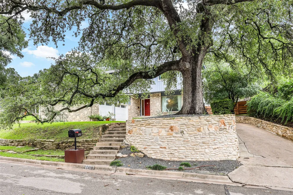1703 Fawn Drive