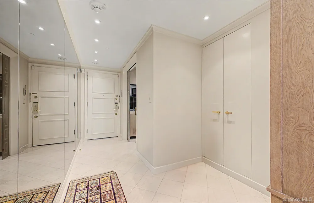 160 Central Park S #1607 New York (Manhattan), NY 10019