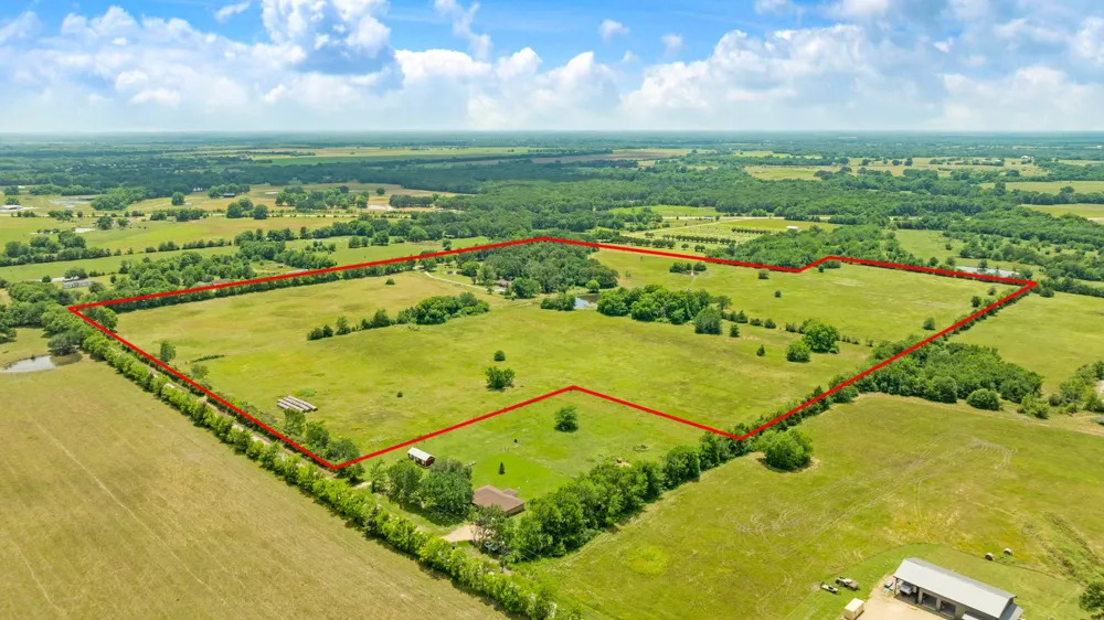 848 CR 15300 Deport, TX 75435