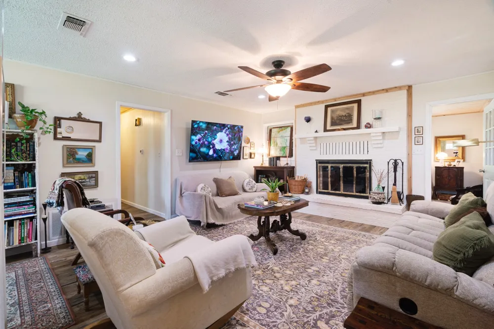 848 CR 15300 Deport, TX 75435