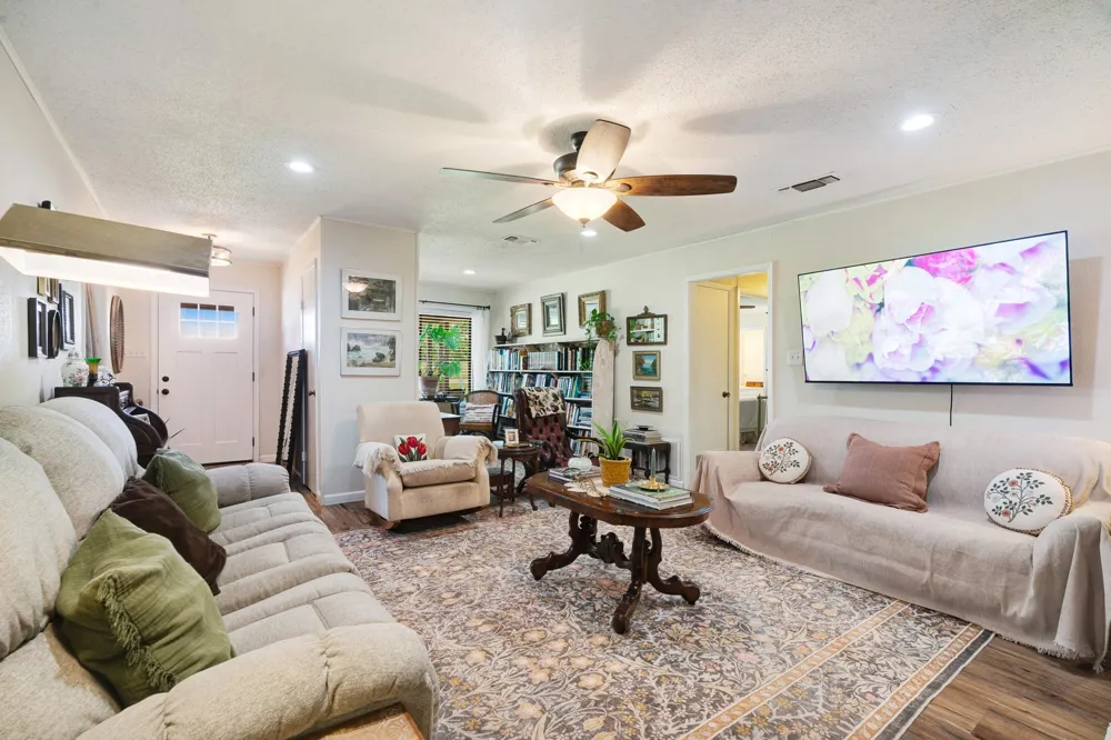 848 CR 15300 Deport, TX 75435