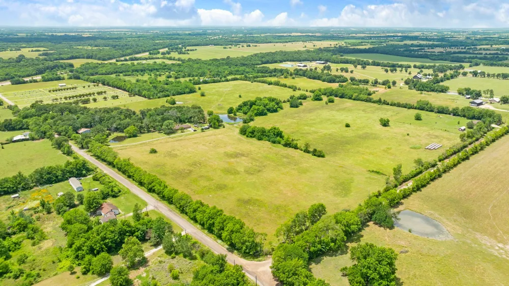 848 CR 15300 Deport, TX 75435
