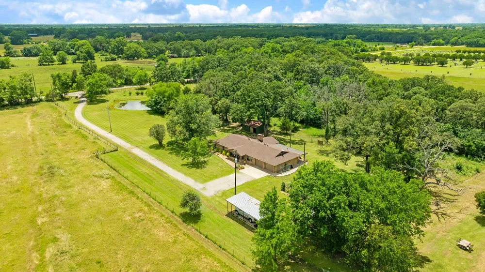 848 CR 15300 Deport, TX 75435