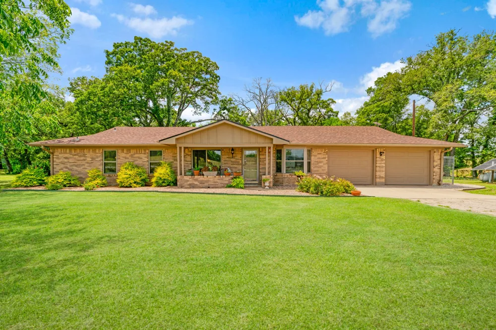 848 CR 15300 Deport, TX 75435