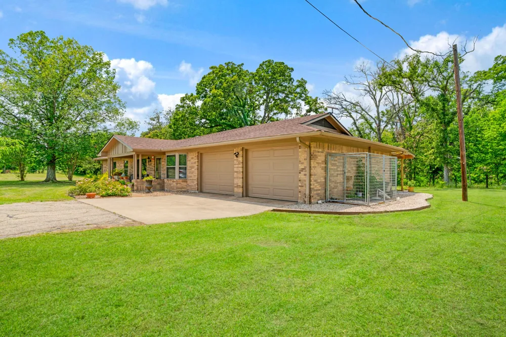 848 CR 15300 Deport, TX 75435