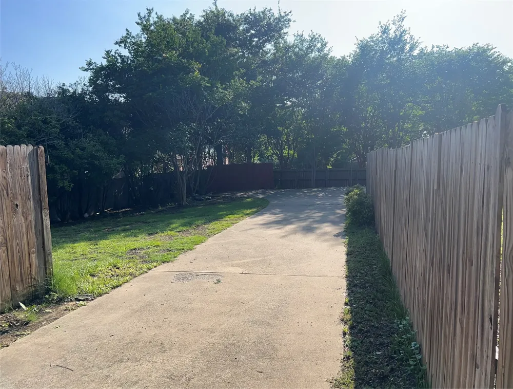 141 Palmer Circle Lancaster, TX 75146