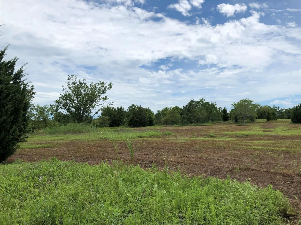 1 Steele Road Highlands, TX 77562