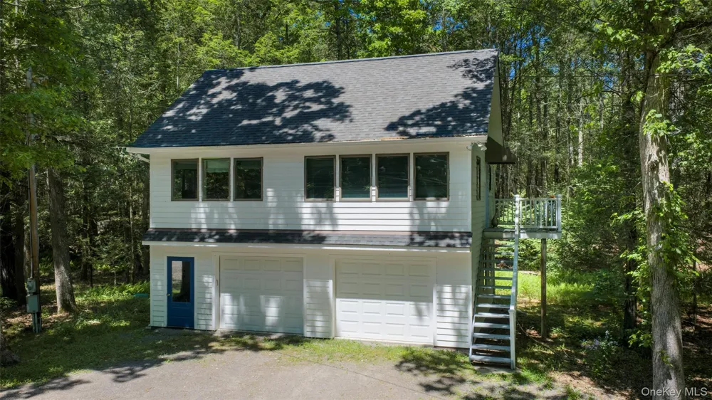 19 Blues Quarry Woodstock, NY 12498