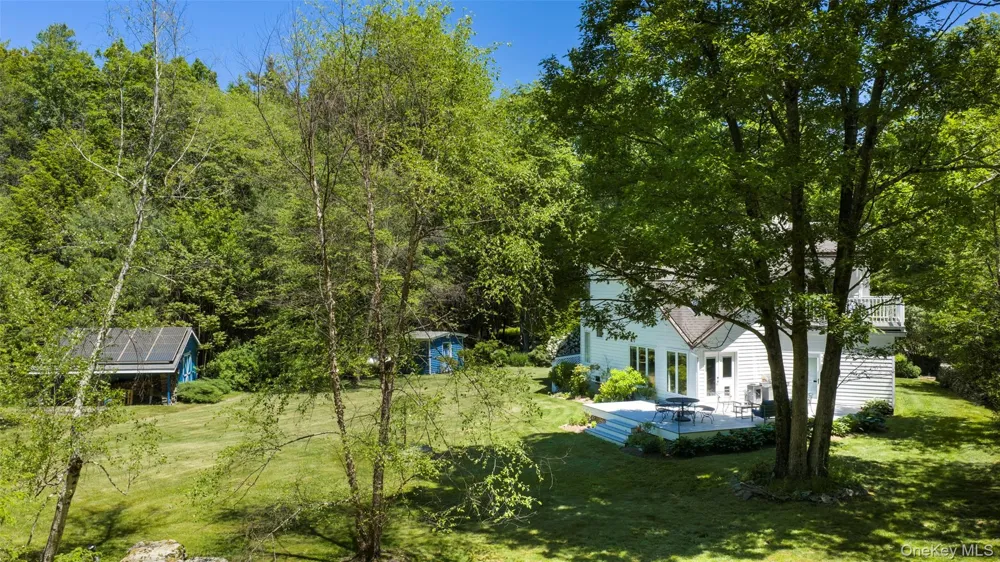 19 Blues Quarry Woodstock, NY 12498