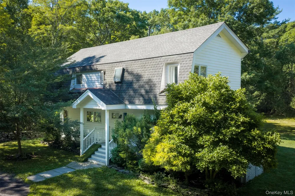 19 Blues Quarry Woodstock, NY 12498