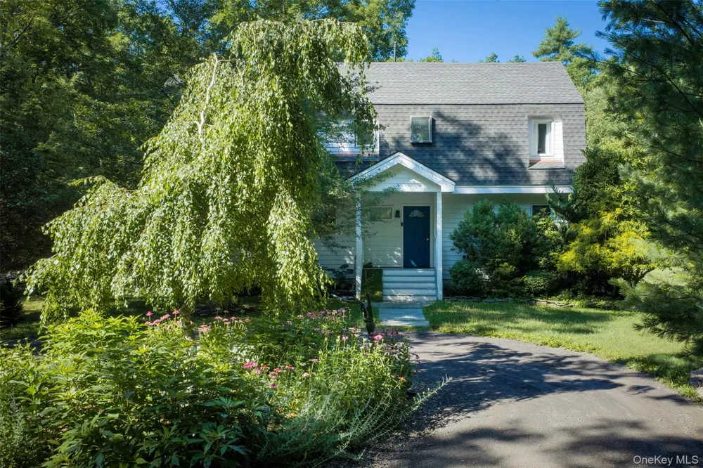 19 Blues Quarry Woodstock, NY 12498