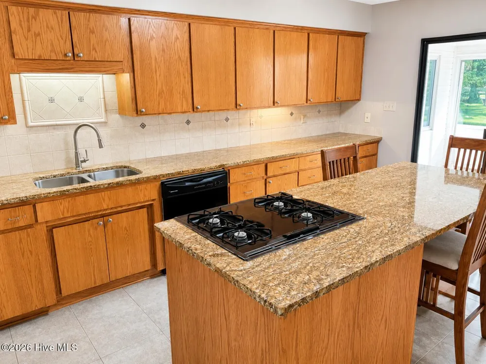 4501 W Fairway Drive Trent Woods, NC 28562