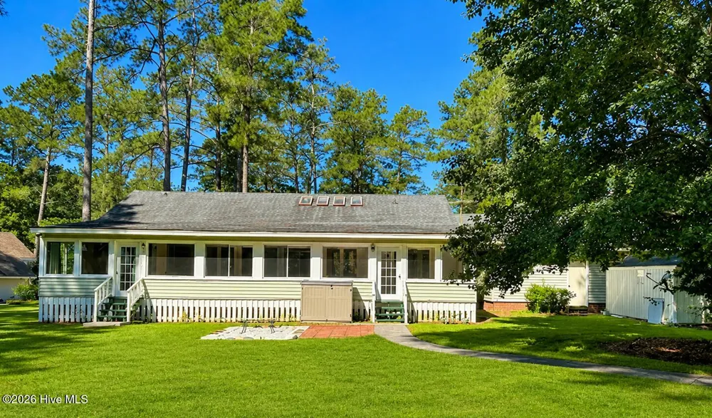 4501 W Fairway Drive Trent Woods, NC 28562