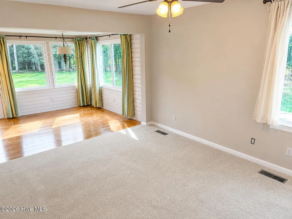 4501 W Fairway Drive Trent Woods, NC 28562