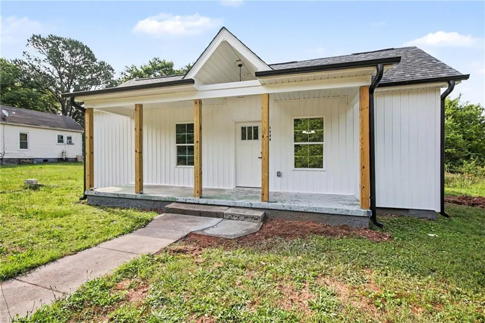 1436 Delaware Avenue Eden, NC 27288