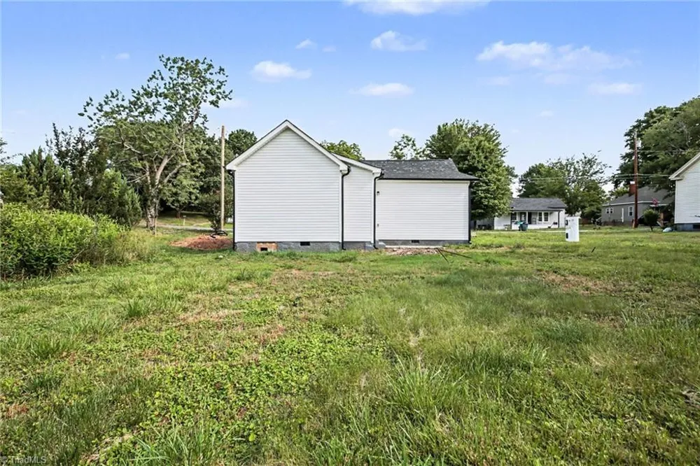 1436 Delaware Avenue Eden, NC 27288