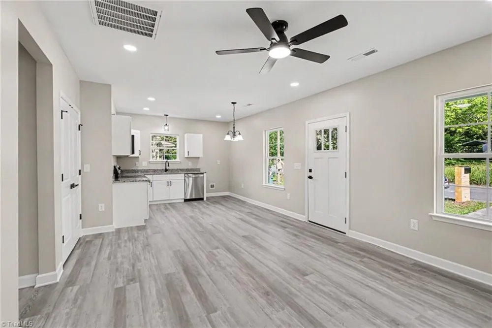 1436 Delaware Avenue Eden, NC 27288