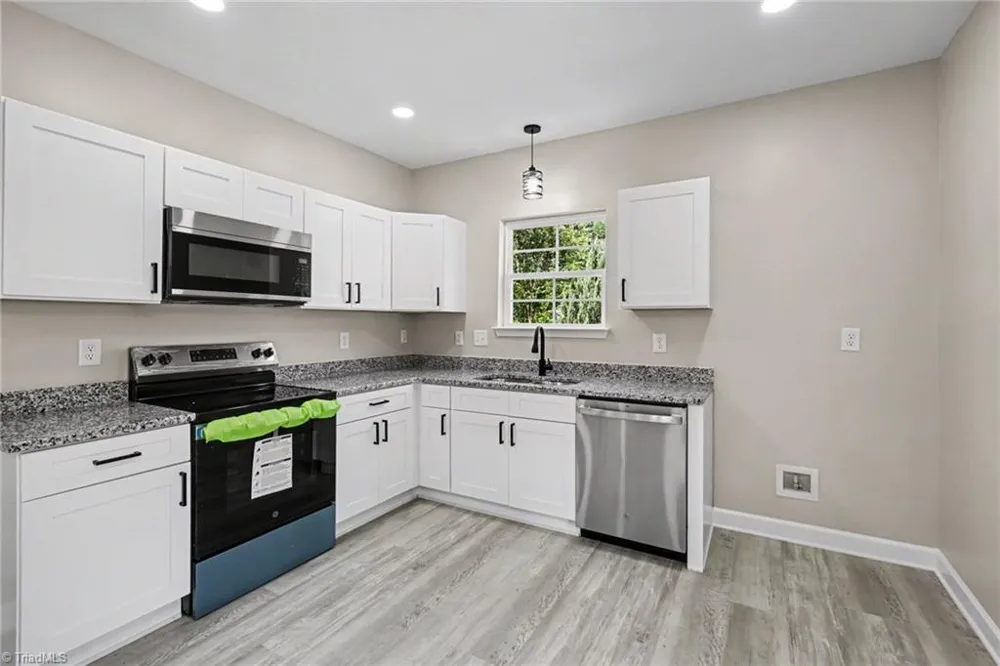 1436 Delaware Avenue Eden, NC 27288