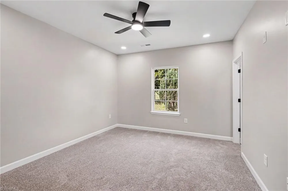 1436 Delaware Avenue Eden, NC 27288