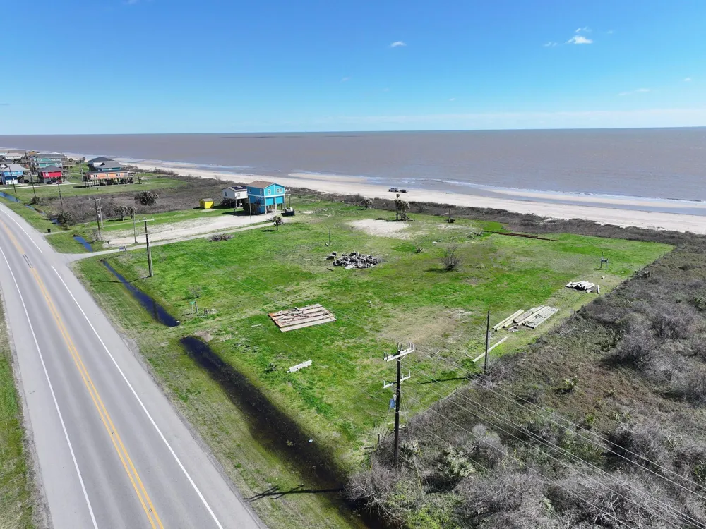 1220 Highway 87 Highway Gilchrist, TX 77617